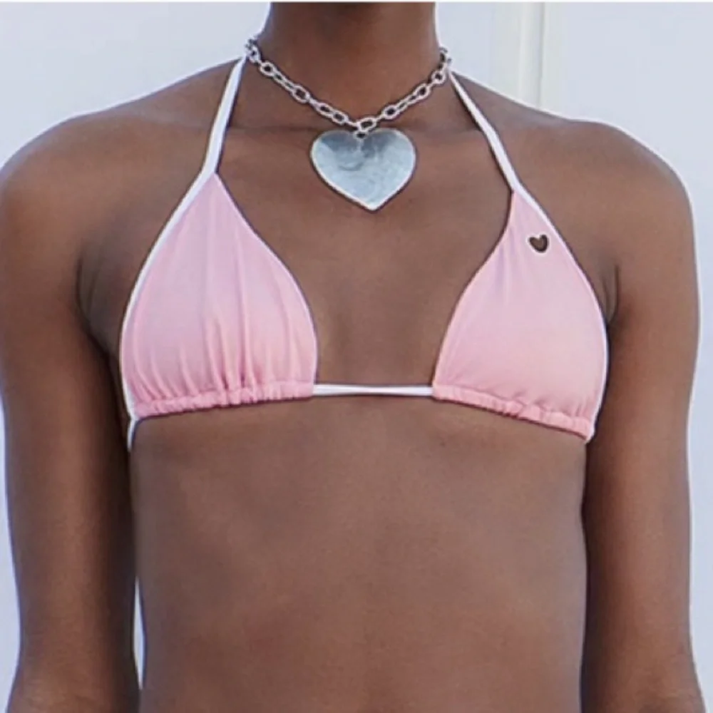 New! Frankies Bikinis Alessa Bikini Top pink with heart cutout 31075